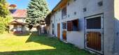 Haus und Stallungen - 