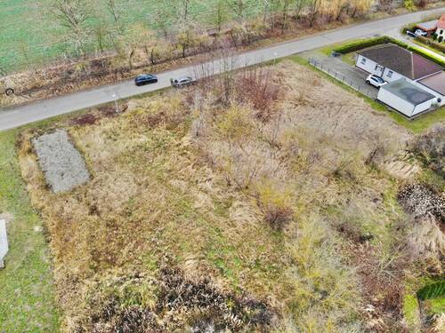 Ansicht Richtung Straßenfront - Grundstück in Burow