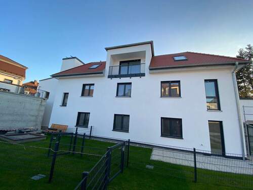 Außen.JPG - 3 Zimmer Terrassenwohnung zur Miete in Dinkelscherben