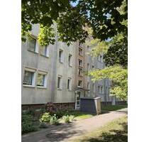 Sanierte 3-Raumwohnung im 3. Obergeschoss zum Einzug bereit ! - Bitterfeld-Wolfen