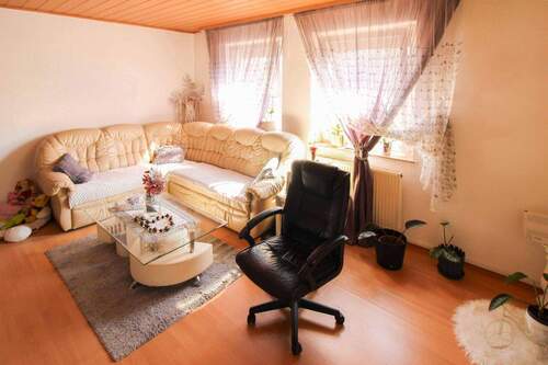 Wohnzimmer - Etagenwohnung mit 93,30 m&sup2; in Reutlingen zum Kaufen