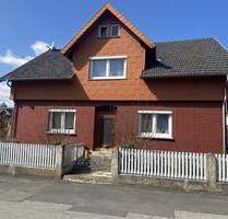 Einfamilienhaus mit großzügigem Nebengebäude - Coburg / Neuses