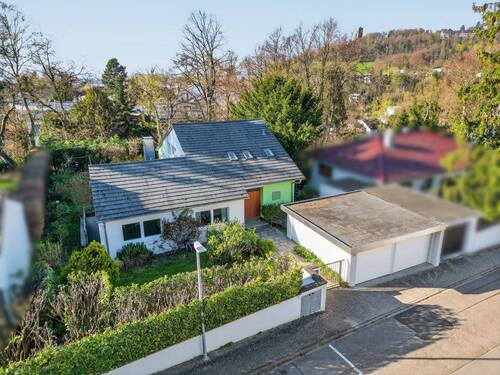 Außenbild - Einfamilienhaus mit großer Einliegerwohnung - Ideal für Familien oder das Büro im eigenen Haus