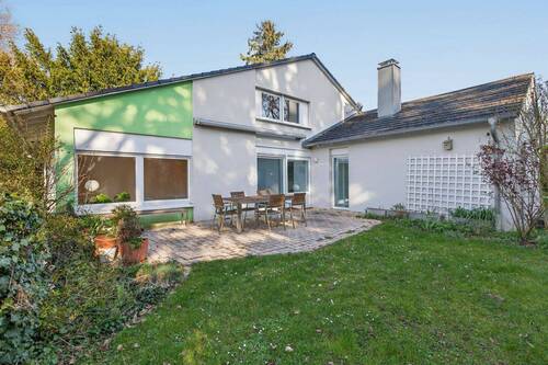 Garten und Terrasse - Einfamilienhaus mit 302,00 m&sup2; in Karlsruhe zum Kaufen