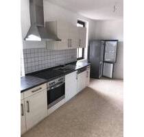 Einbauküche! Günstige DG 3-Zimmer mit Laminat und Wanne in guter Lage! - Chemnitz Gablenz