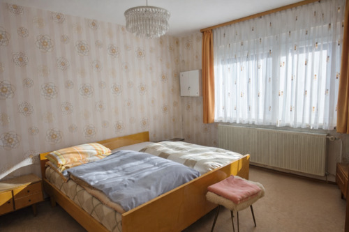 EG_Zimmer 1_Schlafzimmer - 6 Zimmer Doppelhaushälfte zum Kaufen in Pforzheim