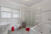 Badezimmer WE1 - 5 Zimmer Mehrfamilienhaus, Wohnhaus in Linkenheim-Hochstetten