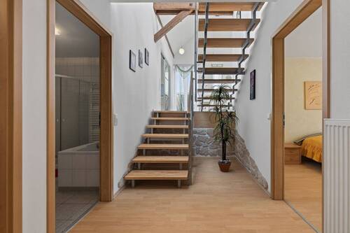 Flur WE1 - Mehrfamilienhaus, Wohnhaus mit 153,00 m&sup2; in Linkenheim-Hochstetten zum Kaufen