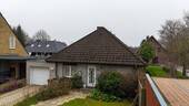 Straßenansicht mit Garage - 5 Zimmer Einfamilienhaus in Flensburg