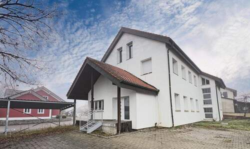 Ansicht Eingang - Etagenwohnung mit 85,00 m&sup2; in Perkam zum Kaufen