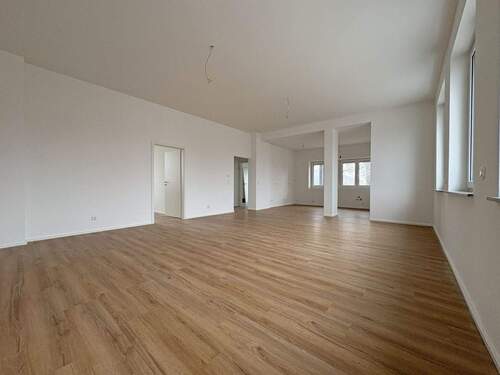 Wohnraum Blick Richtung Eingang - 