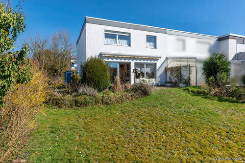 Blick vom Garten - 4 Zimmer Einfamilienhaus zum Kaufen in Saarbrücken