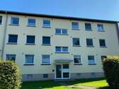 Außenansicht - Frisch renovierte 4-Zimmer-Wohnung im 2. Obergeschoss