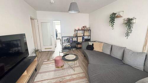 Wohnzimmer.jpg - 2 Zimmer Etagenwohnung zur Miete in Nürnberg