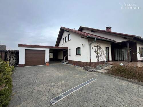 Garage / Carport - Einfamilienhaus mit 225,00 m² in Kirchhain zum Kaufen