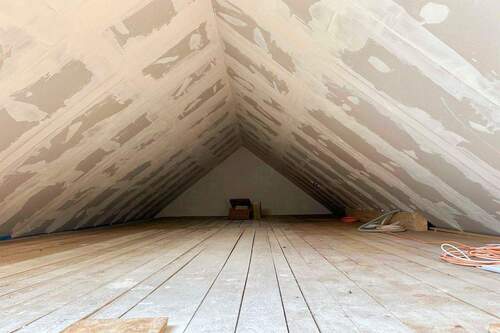 Dachboden_Schlafzimmer_Lagerraum - 