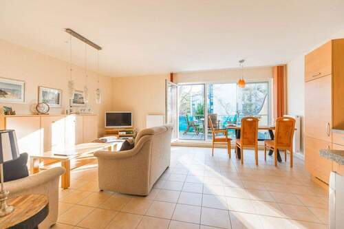 Wohn-Esszimmer - 2 Zimmer Etagenwohnung in Breege / Juliusruh