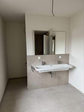 Bad - 5 Zimmer Reihenmittelhaus in Oldenburg