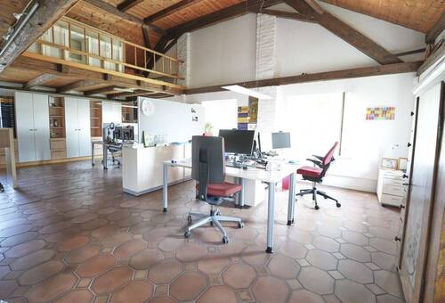 Büro mit Galerie Haupthaus - Büro mit 560,00 m&sup2; in Tiefenbach zur Miete
