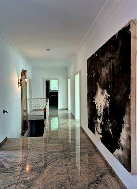 Flurbereich - Wohnen in Fürth-Dambach. Gut erhaltener Bungalow in einem grünen Umfeld wartet auf Sie. Ansehen & Einziehen.