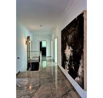 Wohnen in Fürth-Dambach. Gut erhaltener Bungalow in einem grünen Umfeld wartet auf Sie. Ansehen & Einziehen.