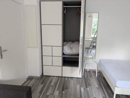 Schrank + Bett.jpg - 