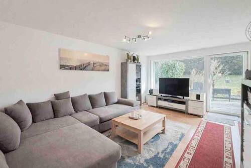 Wohnzimmer - 4 Zimmer Einfamilienhaus zum Kaufen in Trunkelsberg