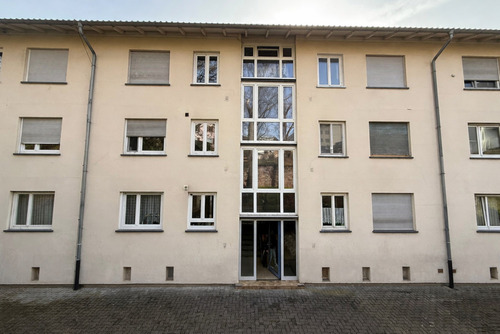 Rückseite Haus - 2 Zimmer Etagenwohnung zum Kaufen in Pforzheim
