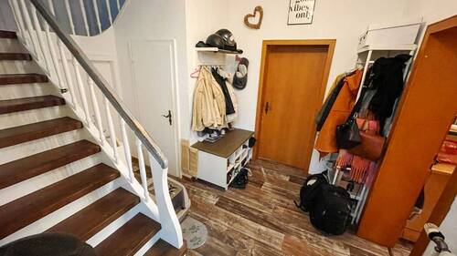 Diele EG - 7 Zimmer Einfamilienhaus in Engelskirchen