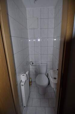 WC - Etagenwohnung mit 66,00 m&sup2; in Borna zur Miete