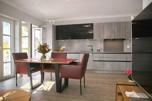 Essbereich mit Küche - 3 Zimmer Etagenwohnung in Grömitz