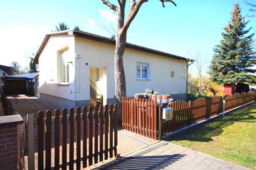 Hausansicht - Interessantes Kleinwohnhaus mit Garage in direkter Nähe zum Havelkanal