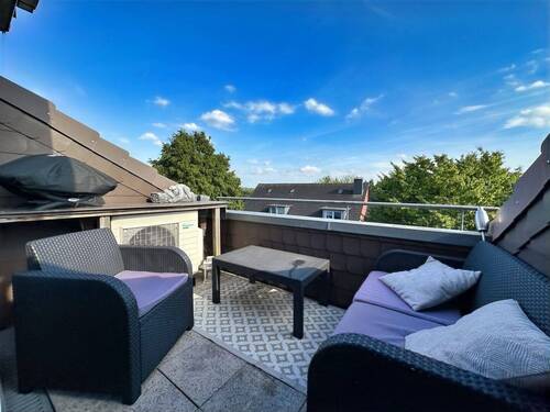 Dachterrasse - Lichtdurchflutete Dachgeschosswohnung mit Dachterrasse