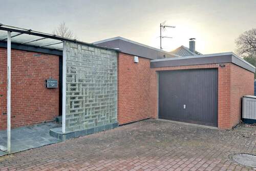 Garage - 4 Zimmer Bungalow zum Kaufen in Hamburg