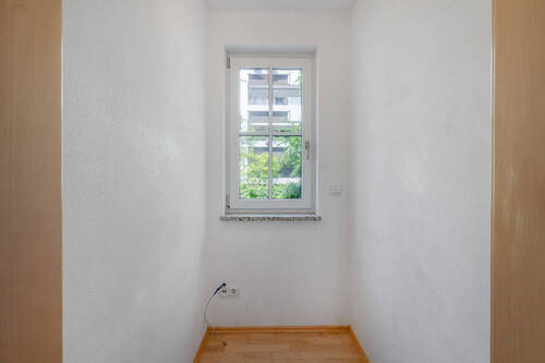 Abstellkammer mit Fenster - 