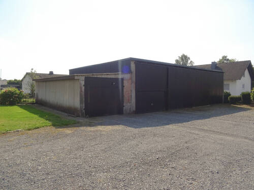 Wagen- und Lagerhalle - 