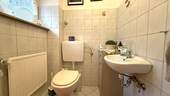 EG Gäste-WC - 6 Zimmer Doppelhaushälfte in Oberhausen