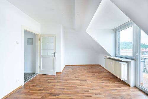 Wohnbereich Ansicht 1 - Helle 2-Zimmer-Wohnung mit Festungsblick Würzburg Sanderau