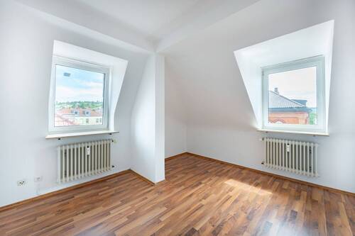 Schlafzimmer Ansicht 1 - 2 Zimmer Etagenwohnung in Würzburg