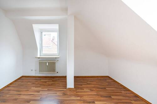 Schlafzimmer Ansicht 2 - Etagenwohnung mit 50,70 m&sup2; in Würzburg zur Miete