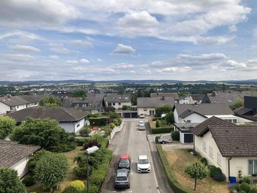 Blick vom Balkon - 3 Zimmer Etagenwohnung zum Kaufen in Simmern