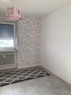 Arbeits- oder Kinderzimmer - 