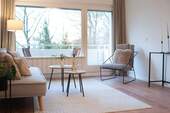 Wohnzimmer - Wunderschöne, frisch renovierte 3-Zimmer-Eigentumswohnung mit Balkon