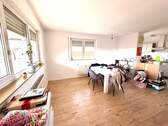 Wohnzimmer - Etagenwohnung mit 52,00 m&sup2; in Fürth zum Kaufen