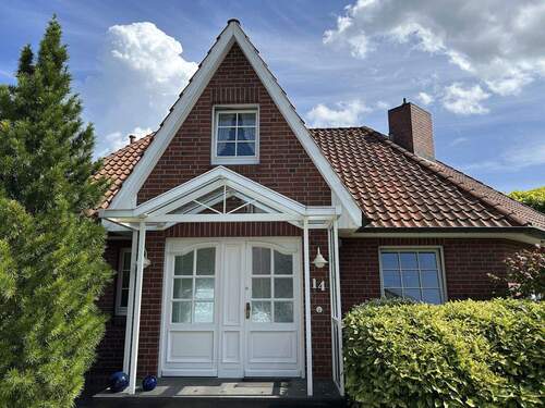 Bild 1 - Einfamilienhaus auf weitläufigem Grundstück mit Baureserve