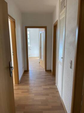 Flur - Etagenwohnung mit 56,70 m² in Bitterfeld-Wolfen zur Miete