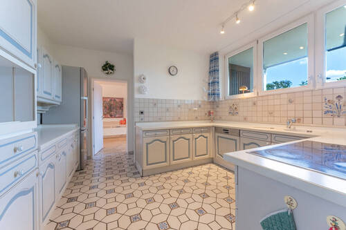 Blick in die Küche aus dem Esszimmer - 