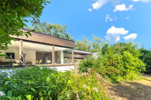 Blick aufs Haus vom Garten - Einfamilienhaus mit 230,00 m&sup2; in Kassel zum Kaufen