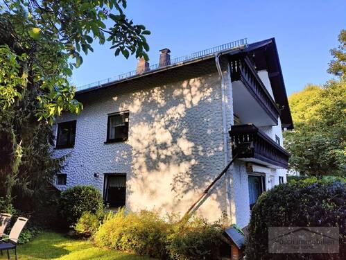Haus im Grünen - 9 Zimmer Einfamilienhaus zum Kaufen in Hohenstein / Hennethal