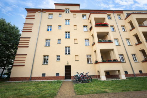 Hausansicht Rückseite - 3 Zimmer Etagenwohnung zum Kaufen in Leipzig